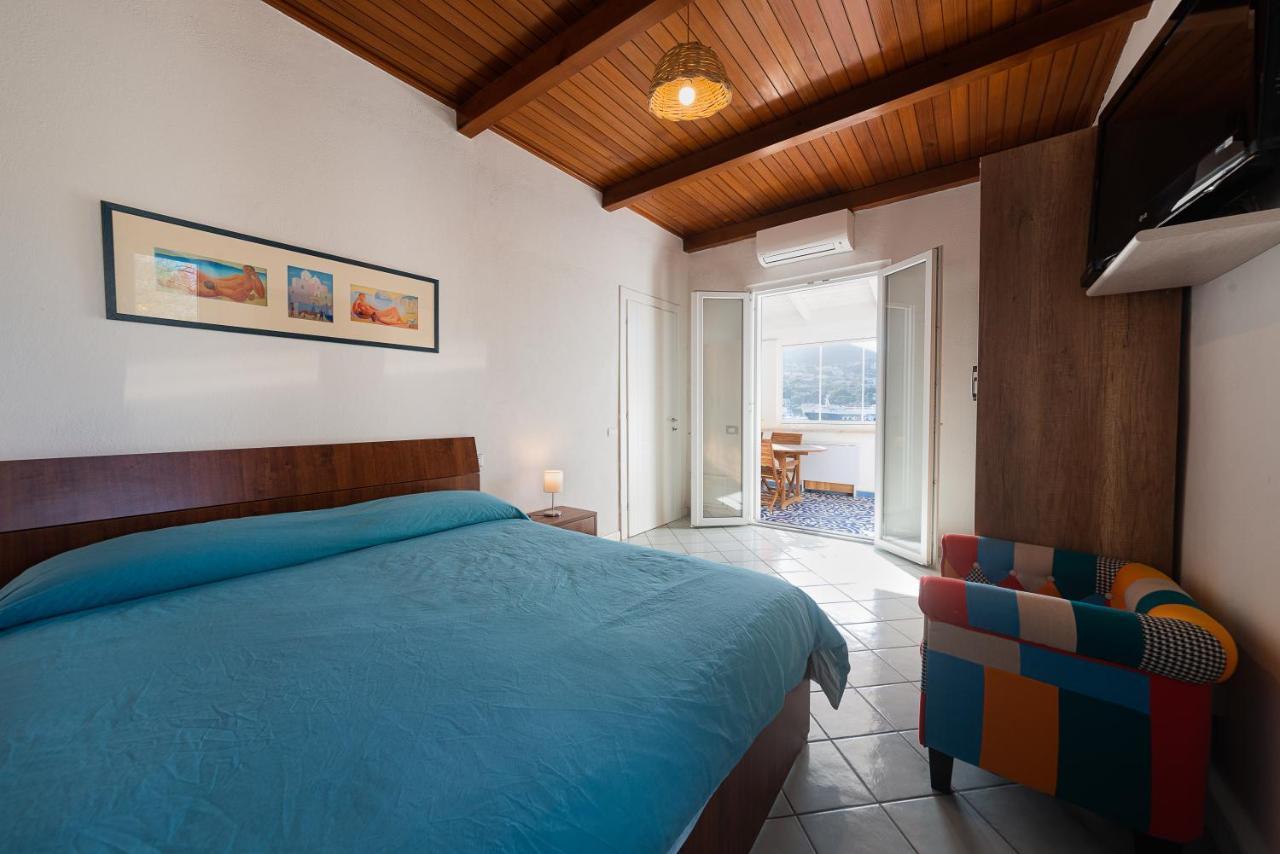 Apartamento La Casa Sul Porto Isquia Exterior foto